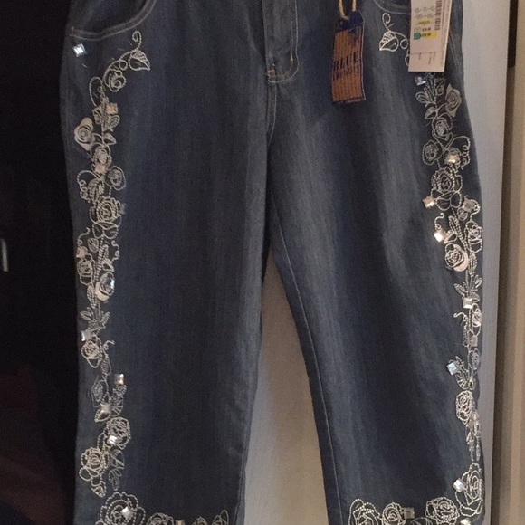 Blue jean capri’s with rhinestones and stitching - Picture 2 of 3